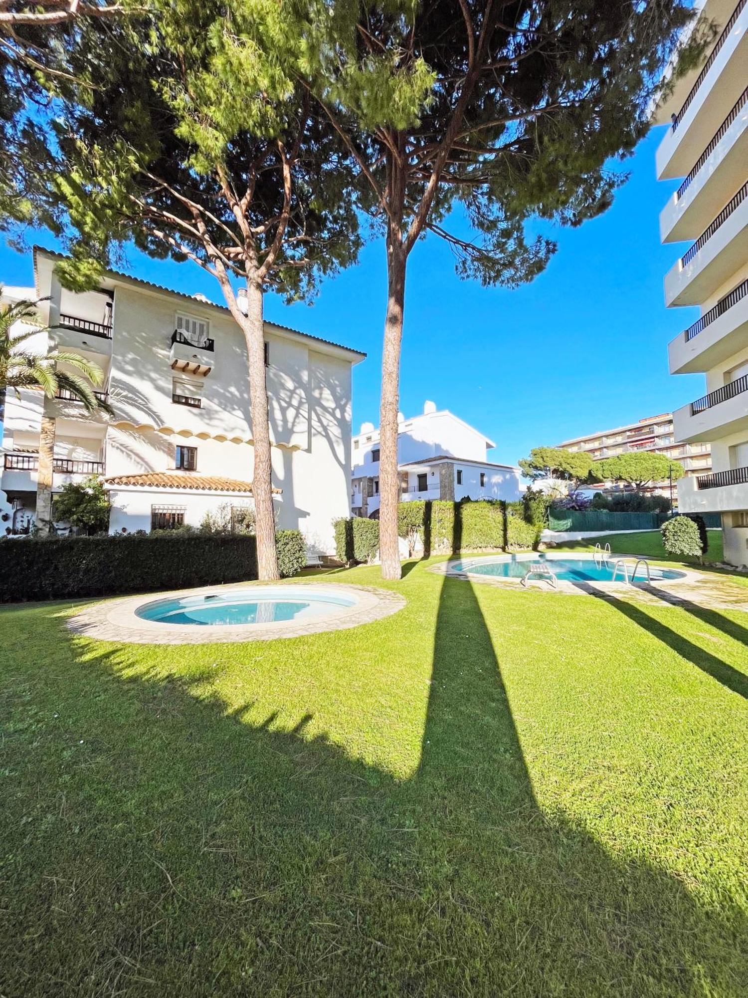 Apartamento En La Escala Con Piscina Y Parking L' Escala Eksteriør billede